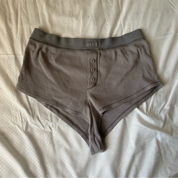 SKIMS Other - ♡ • SOLD!! SKIMS Grey Booty Shorts | Size M
